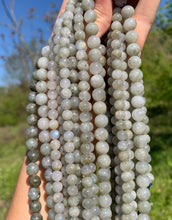 Charger l'image dans la galerie, Perles en labradorite entre 6 et 8mm LD