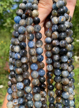 Charger l'image dans la galerie, Perles en cyanite, 8mm