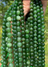 Charger l'image dans la galerie, Perles en jade néphrite vert entre 6 et 8mm JNVD