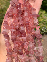 Charger l'image dans la galerie, Perles en quartz à inclusions de piémontite, forme chips