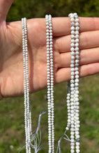 Charger l'image dans la galerie, Perles en howlite facettées entre 2 et 4mm