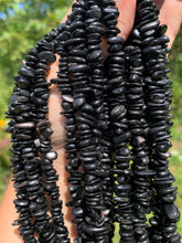 Charger l'image dans la galerie, Perles en hypersthène, forme chips