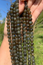 Charger l'image dans la galerie, Perles en labradorite entre 6 et 8mm LU