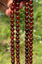 Charger l'image dans la galerie, Perles en ambre, couleur bordeaux, 6mm