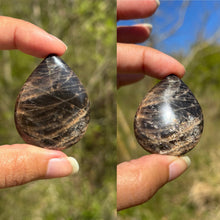 Charger l'image dans la galerie, Microcline / Pierre de lune 4