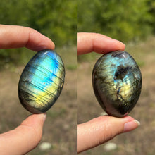 Charger l'image dans la galerie, Galet en labradorite 6