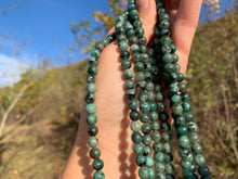 Charger l'image dans la galerie, Perles en émeraude entre 4 et 6mm