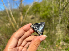 Charger l'image dans la galerie, Microcline / Pierre de lune 7