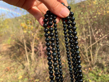 Charger l'image dans la galerie, Perles en jade néphrite noir entre 6 et 8mm