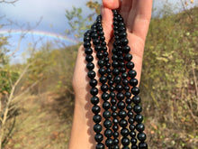 Charger l'image dans la galerie, Perles en jade néphrite noir entre 6 et 8mm
