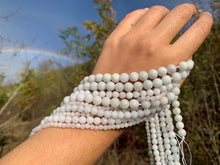 Charger l'image dans la galerie, Perles en jade jadéite blanc entre 4 et 8mm