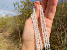 Charger l'image dans la galerie, Perles en jade jadéite blanc entre 4 et 8mm