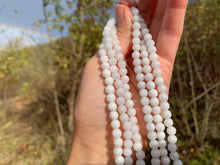 Charger l'image dans la galerie, Perles en jade jadéite blanc entre 4 et 8mm