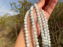 Charger l'image dans la galerie, Perles en jade jadéite blanc entre 4 et 8mm
