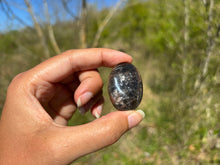 Charger l'image dans la galerie, Microcline / Pierre de lune 11