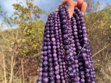 Charger l'image dans la galerie, Perles en lépidolite entre 6 et 10mm