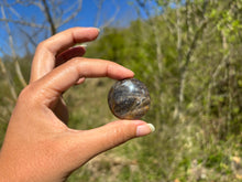 Charger l'image dans la galerie, Microcline / Pierre de lune 12