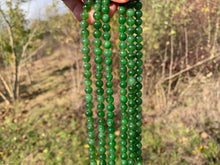 Charger l'image dans la galerie, Perles en jade néphrite vert
