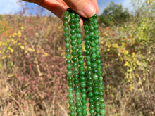 Charger l'image dans la galerie, Perles en jade néphrite vert