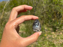 Charger l'image dans la galerie, Microcline / Pierre de lune 16