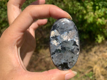 Charger l'image dans la galerie, VENDU Larvikite 8