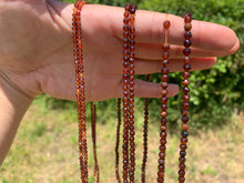 Charger l'image dans la galerie, Perles en grenat hessonite facettées entre 2 et 4mm