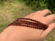 Charger l'image dans la galerie, Perles en grenat hessonite facettées entre 2 et 4mm