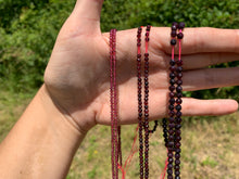 Charger l'image dans la galerie, Perles en grenat almandin facettées entre 2 et 4mm