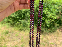 Charger l'image dans la galerie, Perles en grenat almandin facettées entre 2 et 4mm