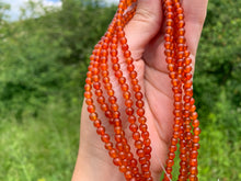 Charger l'image dans la galerie, Perles en cornaline entre 4 et 14mm