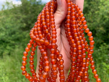 Charger l'image dans la galerie, Perles en cornaline entre 4 et 14mm