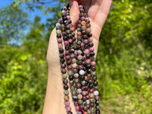 Charger l'image dans la galerie, Perles en tourmaline multicolore entre 6 et 8mm