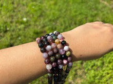 Charger l'image dans la galerie, Perles en tourmaline multicolore entre 6 et 8mm