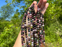 Charger l'image dans la galerie, Perles en tourmaline multicolore entre 6 et 8mm