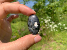 Charger l'image dans la galerie, Larvikite 38