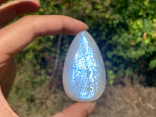 Charger l'image dans la galerie, VENDU Labradorite blanche d'Afrique 41