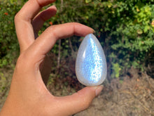 Charger l'image dans la galerie, VENDU Labradorite blanche d'Afrique 41