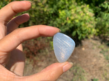Charger l'image dans la galerie, VENDU Labradorite blanche d'Afrique 42