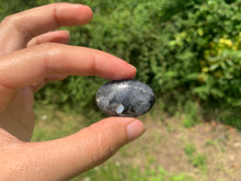 Charger l'image dans la galerie, Larvikite 47