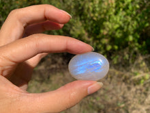 Charger l'image dans la galerie, Labradorite blanche d'Afrique 46