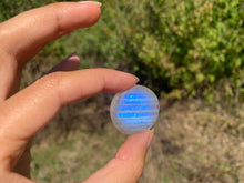 Charger l'image dans la galerie, VENDU Labradorite blanche d'Afrique 48