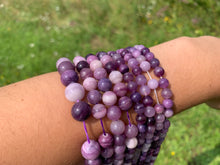 Charger l'image dans la galerie, Perles en sugillite entre 6 et 10mm