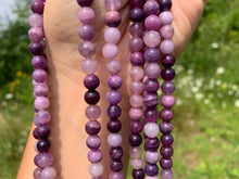 Charger l'image dans la galerie, Perles en sugillite entre 6 et 10mm