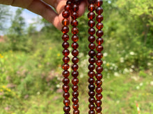 Charger l'image dans la galerie, Perles en ambre, couleur bordeaux, 6mm