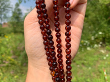 Charger l'image dans la galerie, Perles en ambre, couleur bordeaux, 6mm