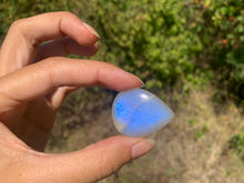 Charger l'image dans la galerie, VENDU Labradorite blanche d'Afrique 52