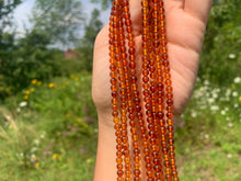Charger l'image dans la galerie, Perles en ambre, couleur orange, entre 3,5 et 4mm