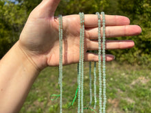 Charger l'image dans la galerie, Perles en aventurine verte facettées entre 2 et 4mm