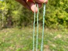 Charger l'image dans la galerie, Perles en aventurine verte facettées entre 2 et 4mm
