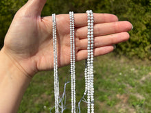 Charger l'image dans la galerie, Perles en howlite facettées entre 2 et 4mm